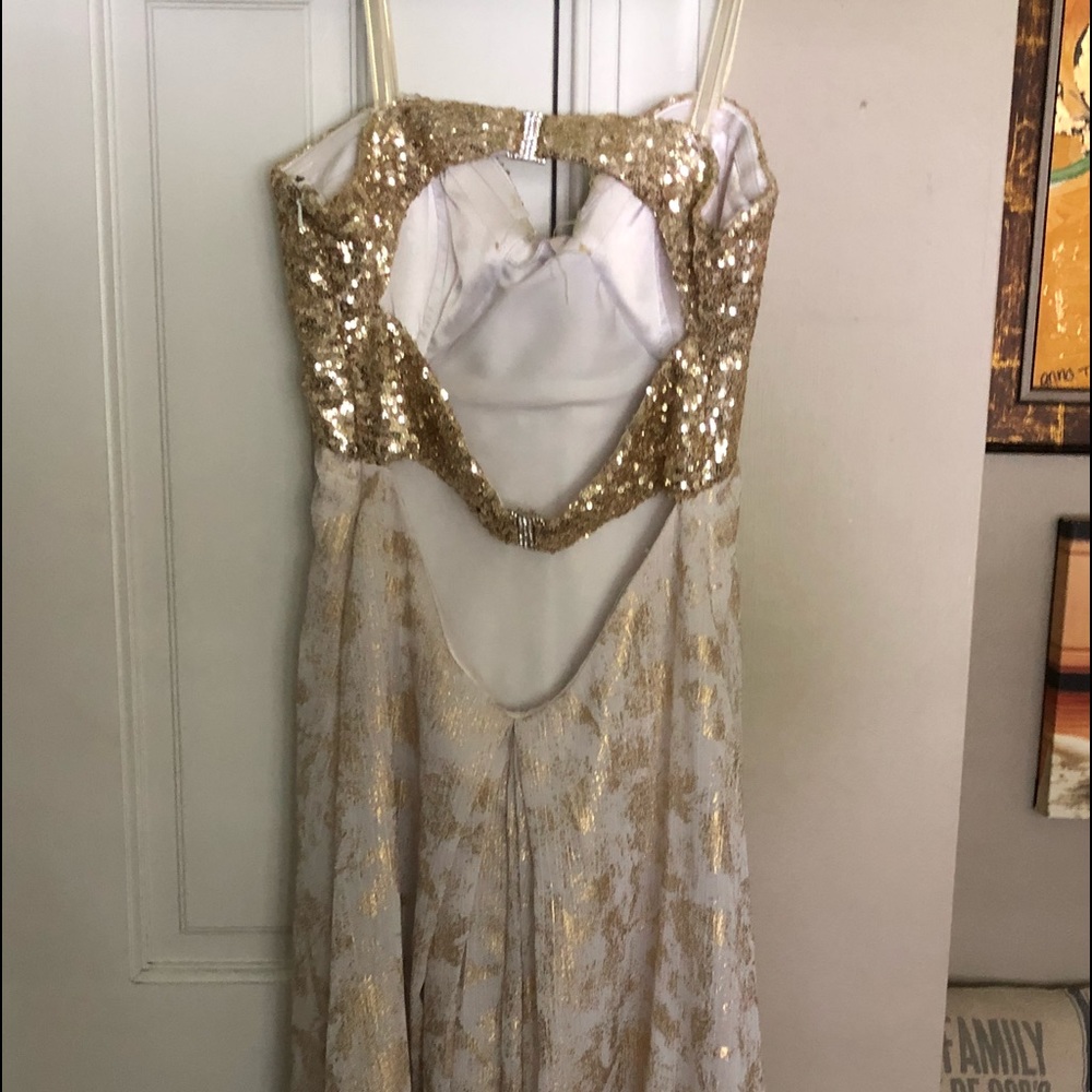 Dress - Picture 3 of 3